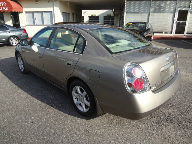 Nissan Altima 2005 photo 2