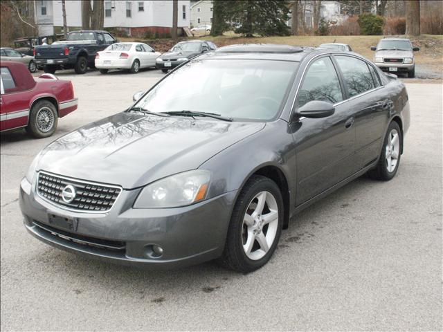 Nissan Altima Regular Cab Sedan