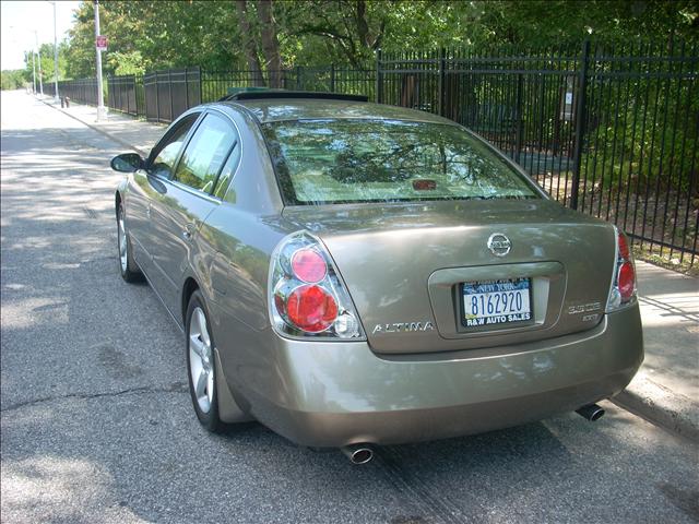 Nissan Altima 2005 photo 2