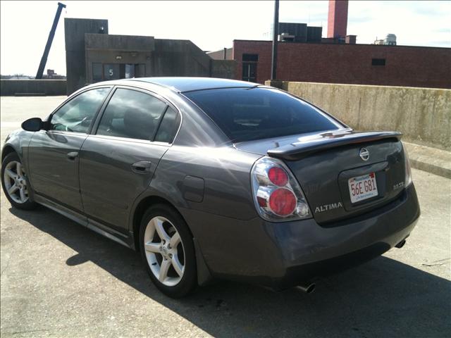 Nissan Altima 2005 photo 2