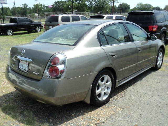 Nissan Altima 2005 photo 2