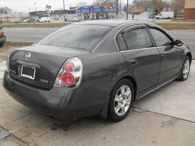 Nissan Altima 2005 photo 4