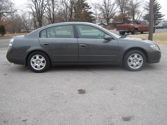 Nissan Altima 2005 photo 2