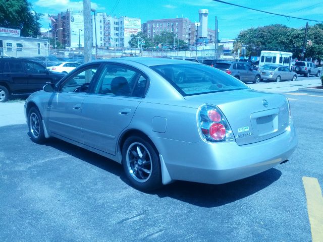 Nissan Altima 2005 photo 1