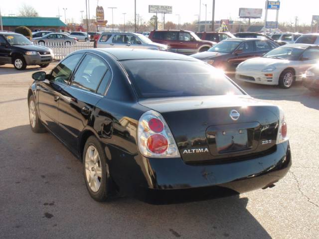 Nissan Altima 2005 photo 2