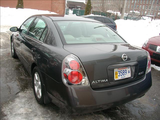 Nissan Altima 2005 photo 2