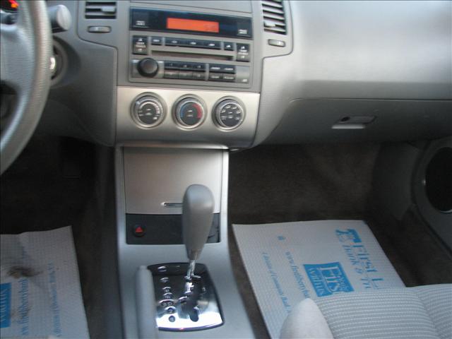 Nissan Altima 2005 photo 2