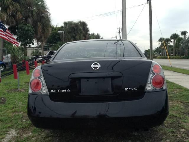 Nissan Altima 2005 photo 2