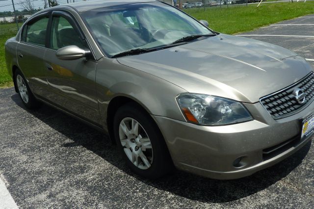 Nissan Altima 2005 photo 2