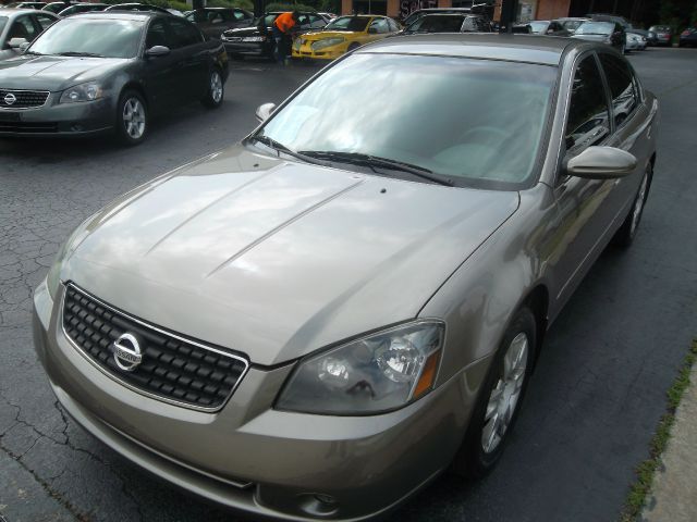 Nissan Altima 2005 photo 2