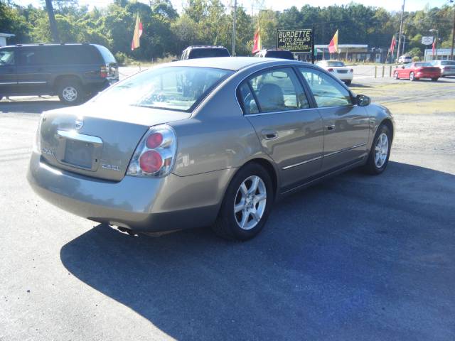 Nissan Altima 2005 photo 4