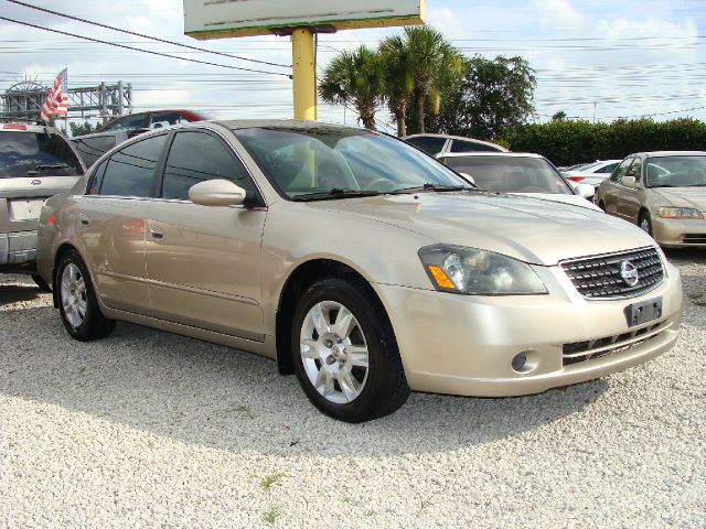 Nissan Altima 2005 photo 2