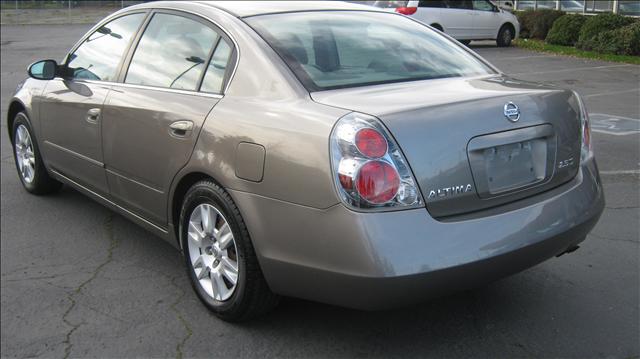 Nissan Altima 2005 photo 2