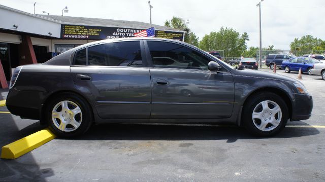 Nissan Altima 2005 photo 4