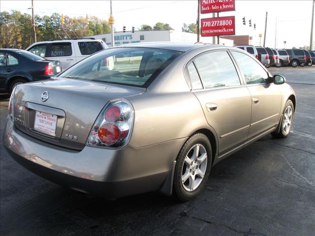 Nissan Altima 2005 photo 2