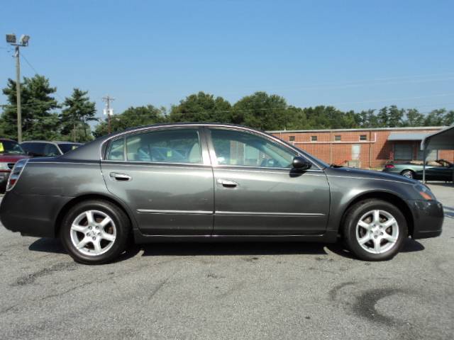 Nissan Altima 2005 photo 2