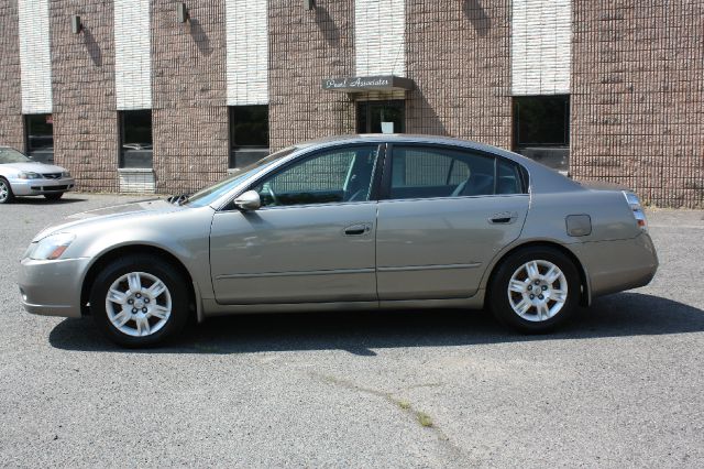 Nissan Altima 2005 photo 2