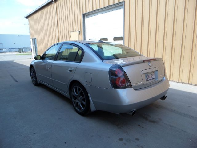 Nissan Altima 2005 photo 2