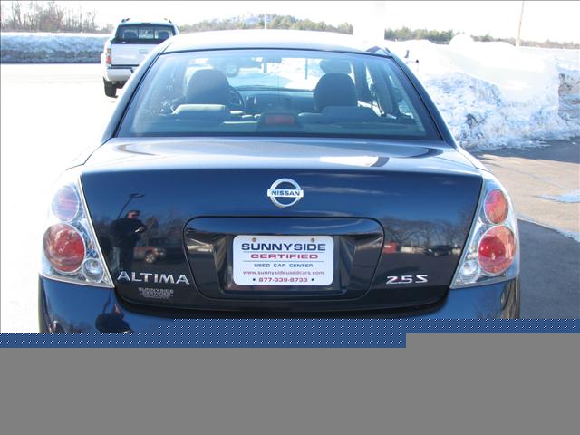 Nissan Altima 4x4 Truck Sedan