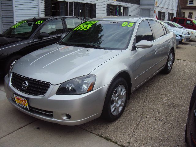 Nissan Altima Pickupslt Quad Cab SWB 4WD 4x4 Truck Sedan