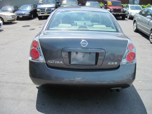 Nissan Altima 2005 photo 3