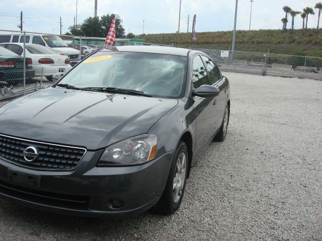 Nissan Altima 2005 photo 2