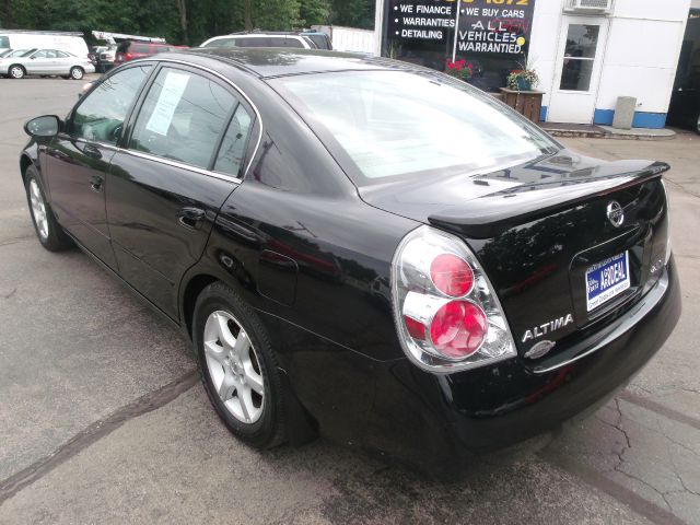 Nissan Altima Pickupslt Quad Cab SWB 4WD 4x4 Truck Sedan