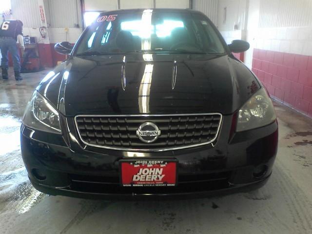 Nissan Altima 2005 photo 1