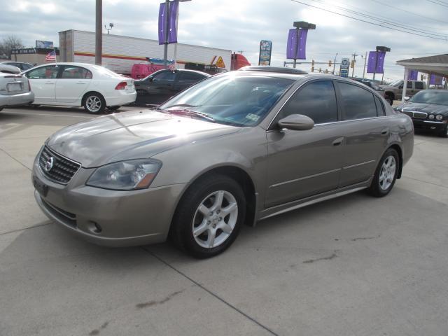 Nissan Altima SLT Quad Cab 2WD Unspecified