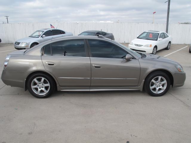 Nissan Altima 2005 photo 3