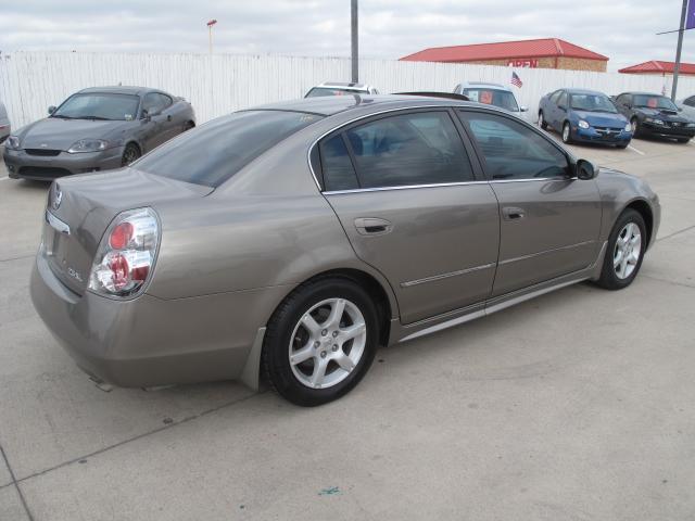 Nissan Altima 2005 photo 4