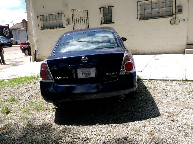 Nissan Altima 2005 photo 2