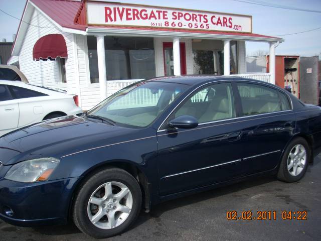 Nissan Altima SLT Quad Cab 2WD Sedan