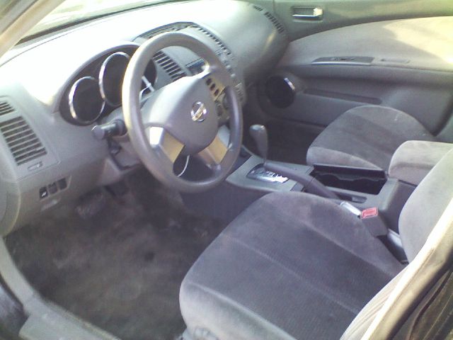 Nissan Altima 2005 photo 2