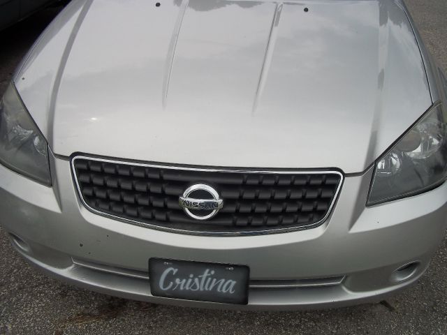 Nissan Altima 2005 photo 2