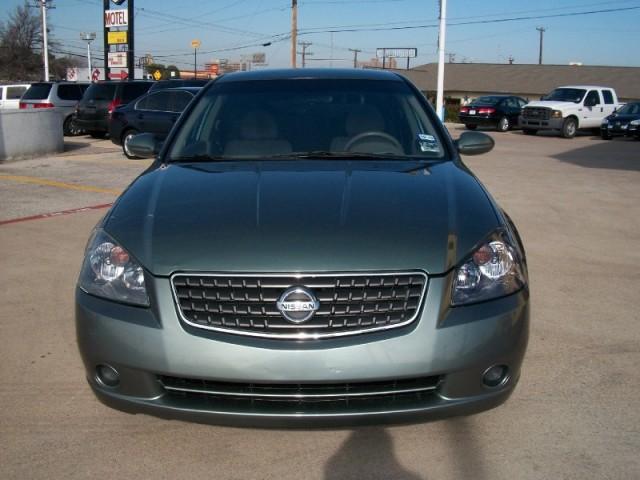 Nissan Altima 2005 photo 1