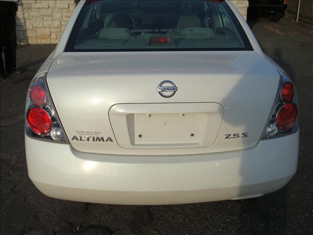 Nissan Altima 2005 photo 2