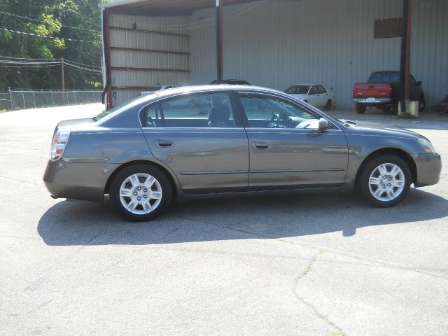 Nissan Altima 2005 photo 2