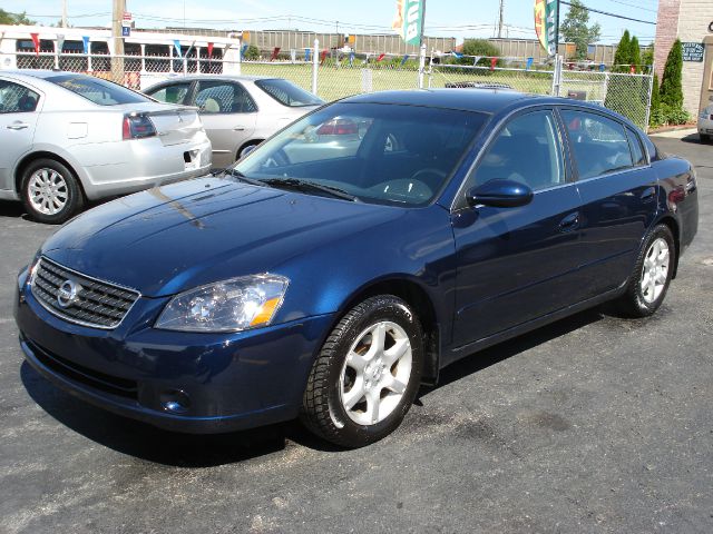 Nissan Altima 2005 photo 2