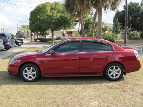 Nissan Altima 2005 photo 1