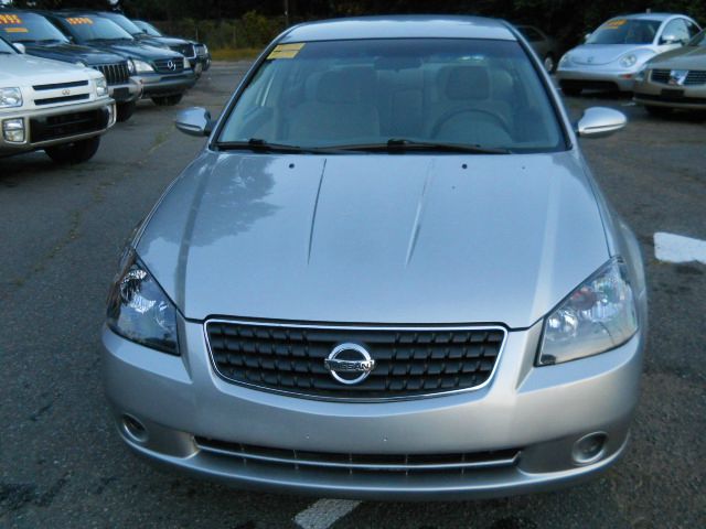 Nissan Altima 2005 photo 2