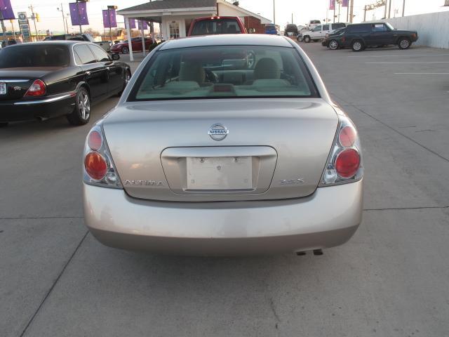 Nissan Altima 2005 photo 4