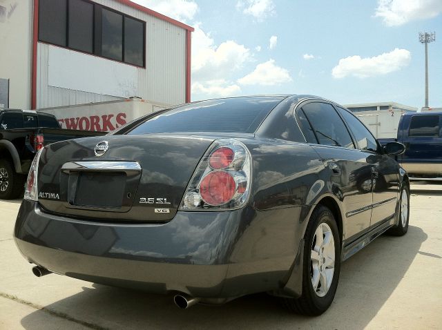 Nissan Altima 2005 photo 2