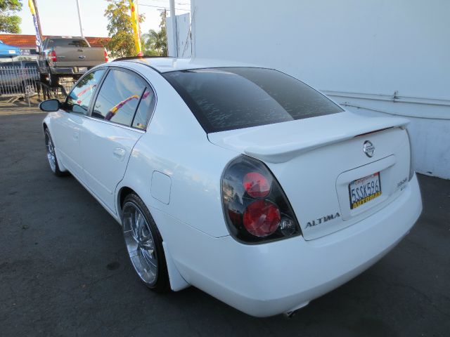 Nissan Altima 2005 photo 4