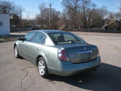 Nissan Altima 2005 photo 2