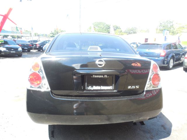 Nissan Altima 2005 photo 2