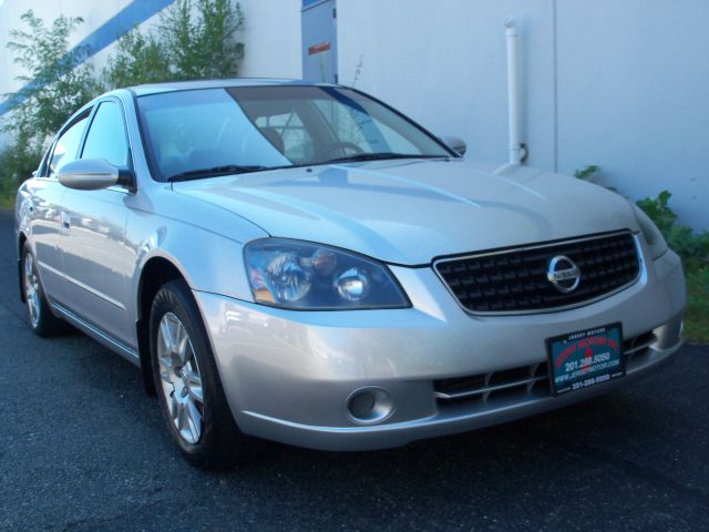 Nissan Altima 2005 photo 1