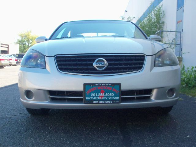 Nissan Altima 2005 photo 2