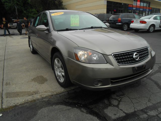 Nissan Altima 2005 photo 2