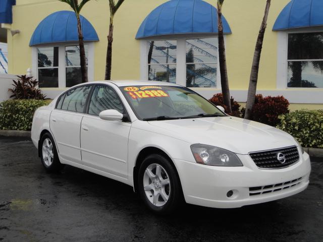 Nissan Altima SLT Pickup 2D 6 1/4 Ft Sedan